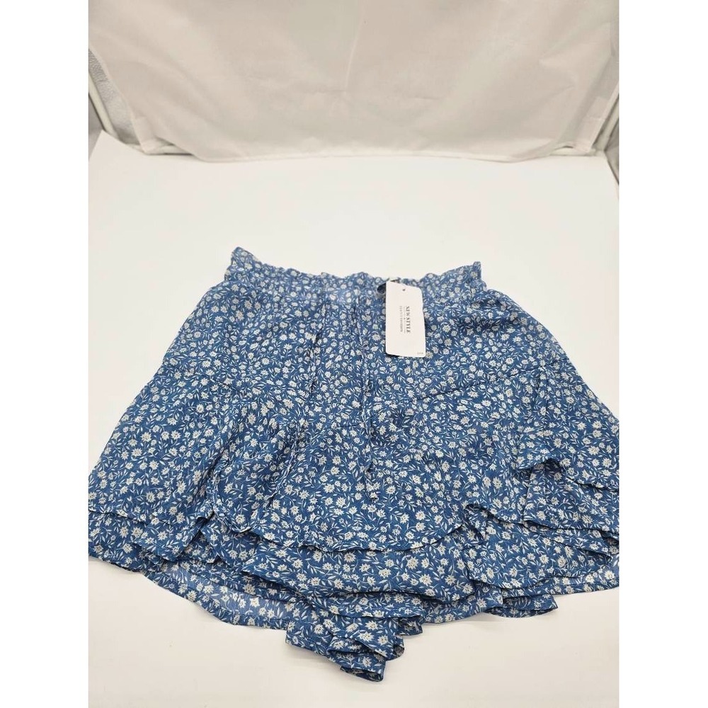 NEW Women's Floral Ruffle Hem Skort Short Size Small
